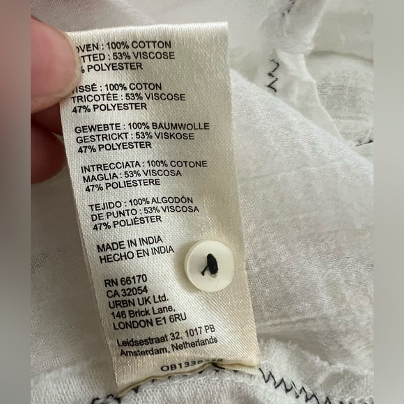 Free People Cream Smocked Boho Blouse XS Embroidered Swing Top Sleeveless - Picture 10 of 12